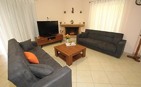 Spacious Country Apartment